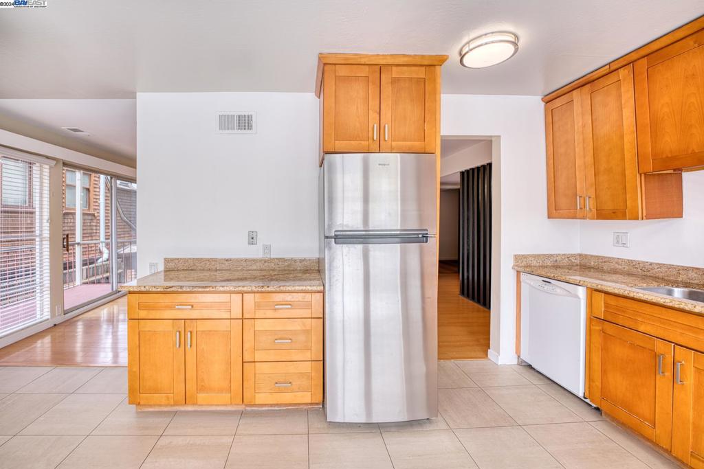 3815 Harrison Street Oakland, CA 94611 - Photo 15 of 37