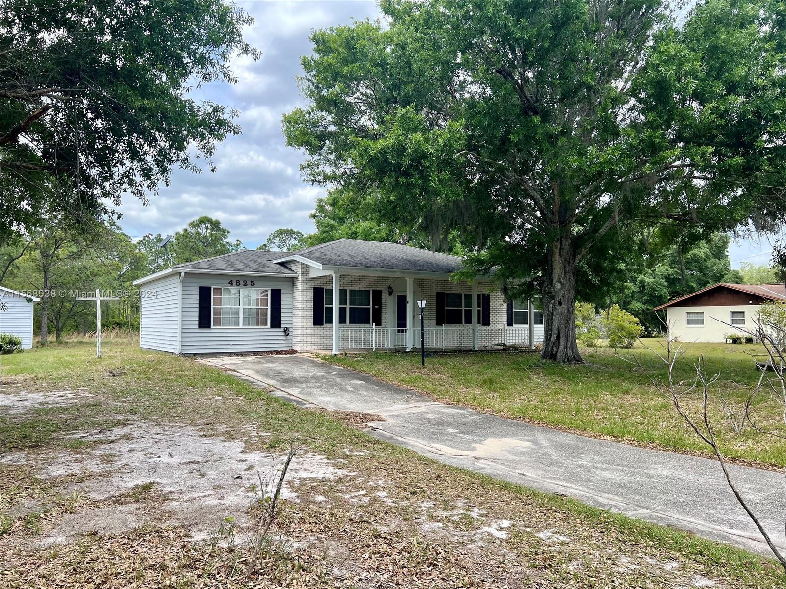 4825 Lakewood Road Sebring, FL 33875 - Photo 1 of 28 Gallery Image 1