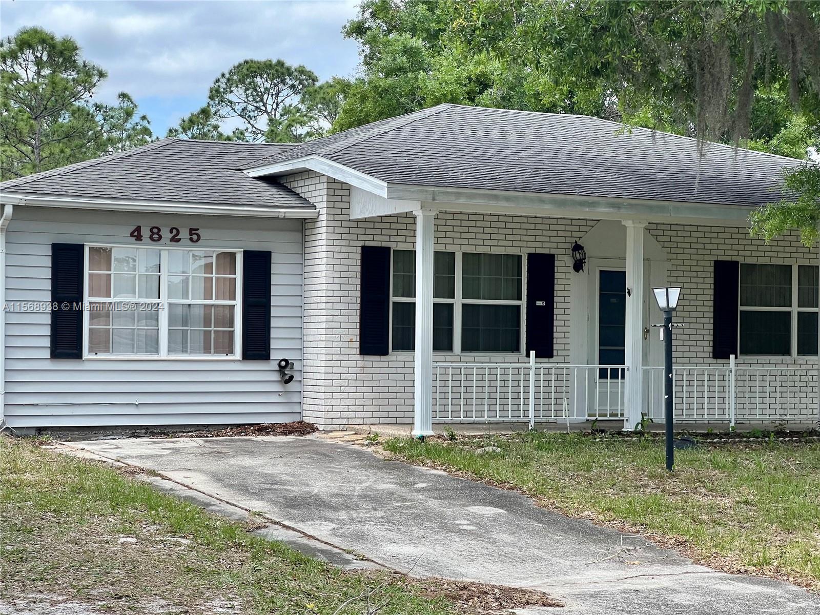 4825 Lakewood Road Sebring, FL 33875 - Photo 2 of 28 Gallery Image 2