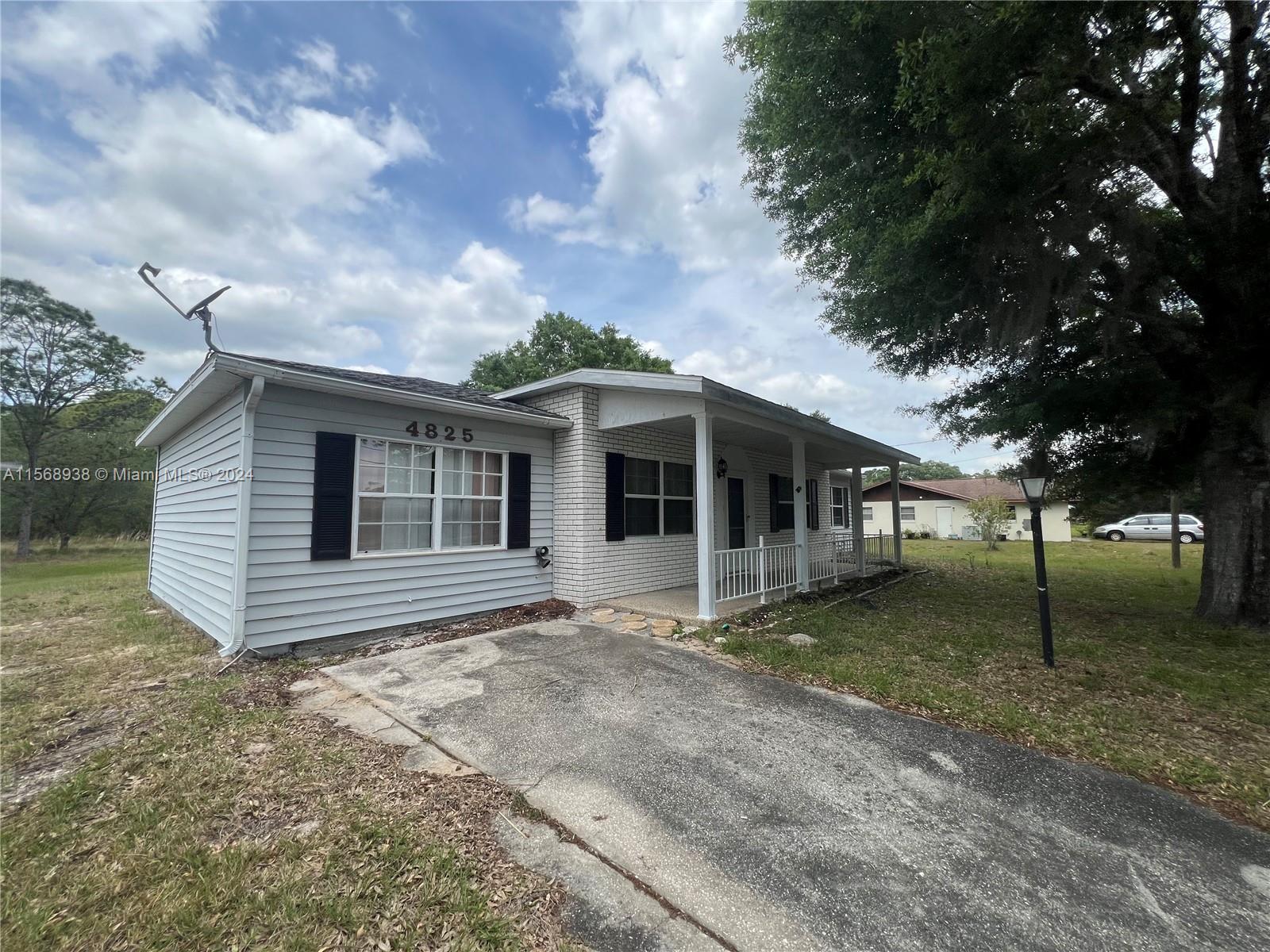 4825 Lakewood Road Sebring, FL 33875 - Photo 3 of 28 Gallery Image 3