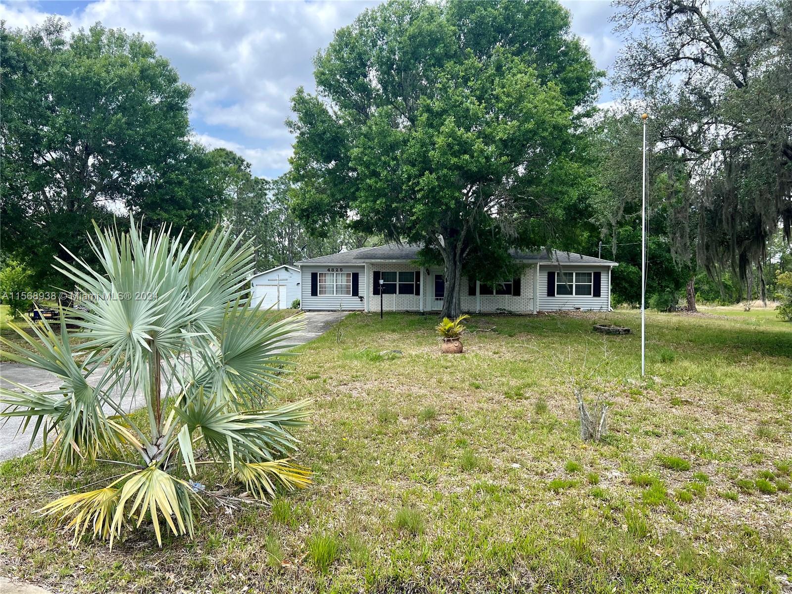 4825 Lakewood Road Sebring, FL 33875 - Photo 5 of 28 Gallery Image 5