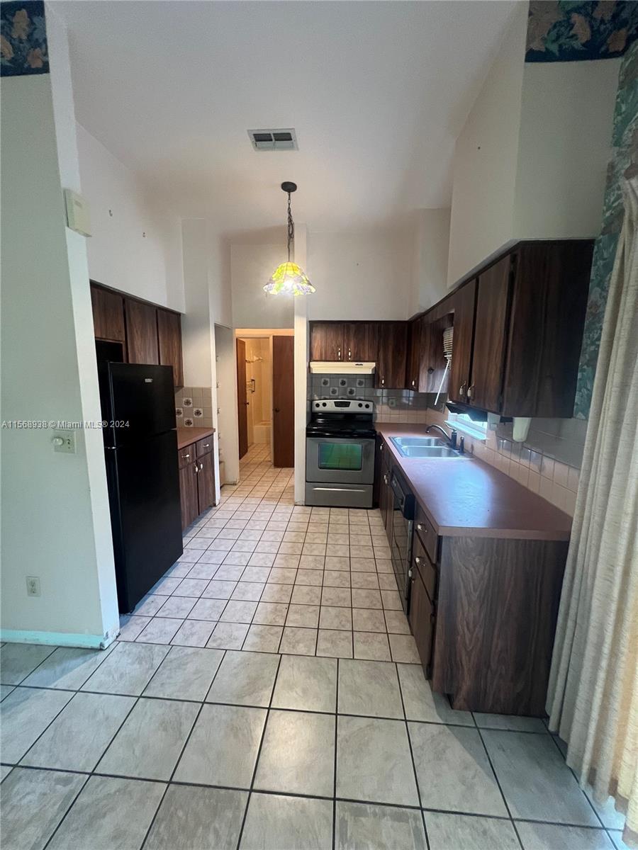 4825 Lakewood Road Sebring, FL 33875 - Photo 10 of 28 Gallery Image 10