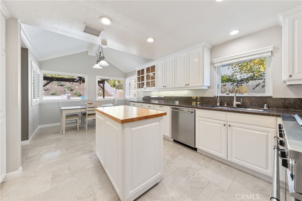 855 Cypress Drive Upland, CA 91784 - Photo 15 of 75