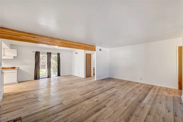 $2,100 | 1516 Inverness Avenue, Las Vegas, NV 89102