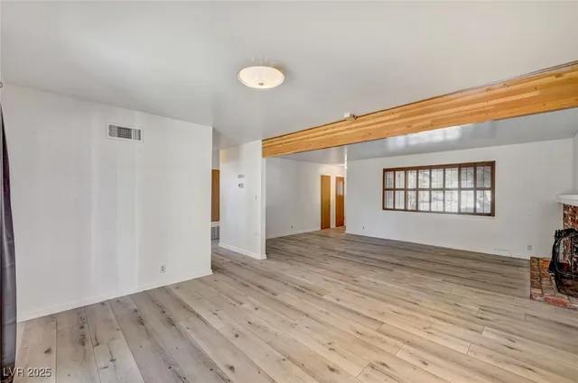 $2,100 | 1516 Inverness Avenue, Las Vegas, NV 89102