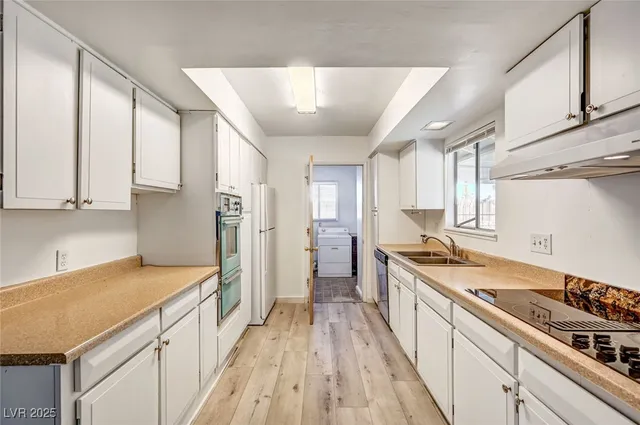 $2,100 | 1516 Inverness Avenue, Las Vegas, NV 89102