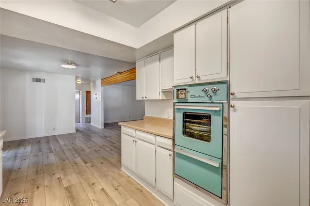 $2,100 | 1516 Inverness Avenue, Las Vegas, NV 89102