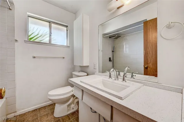 $2,100 | 1516 Inverness Avenue, Las Vegas, NV 89102