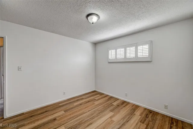 $2,100 | 1516 Inverness Avenue, Las Vegas, NV 89102