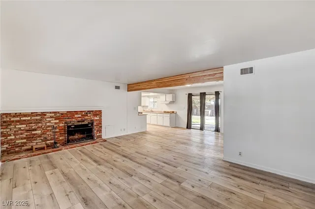 $2,100 | 1516 Inverness Avenue, Las Vegas, NV 89102