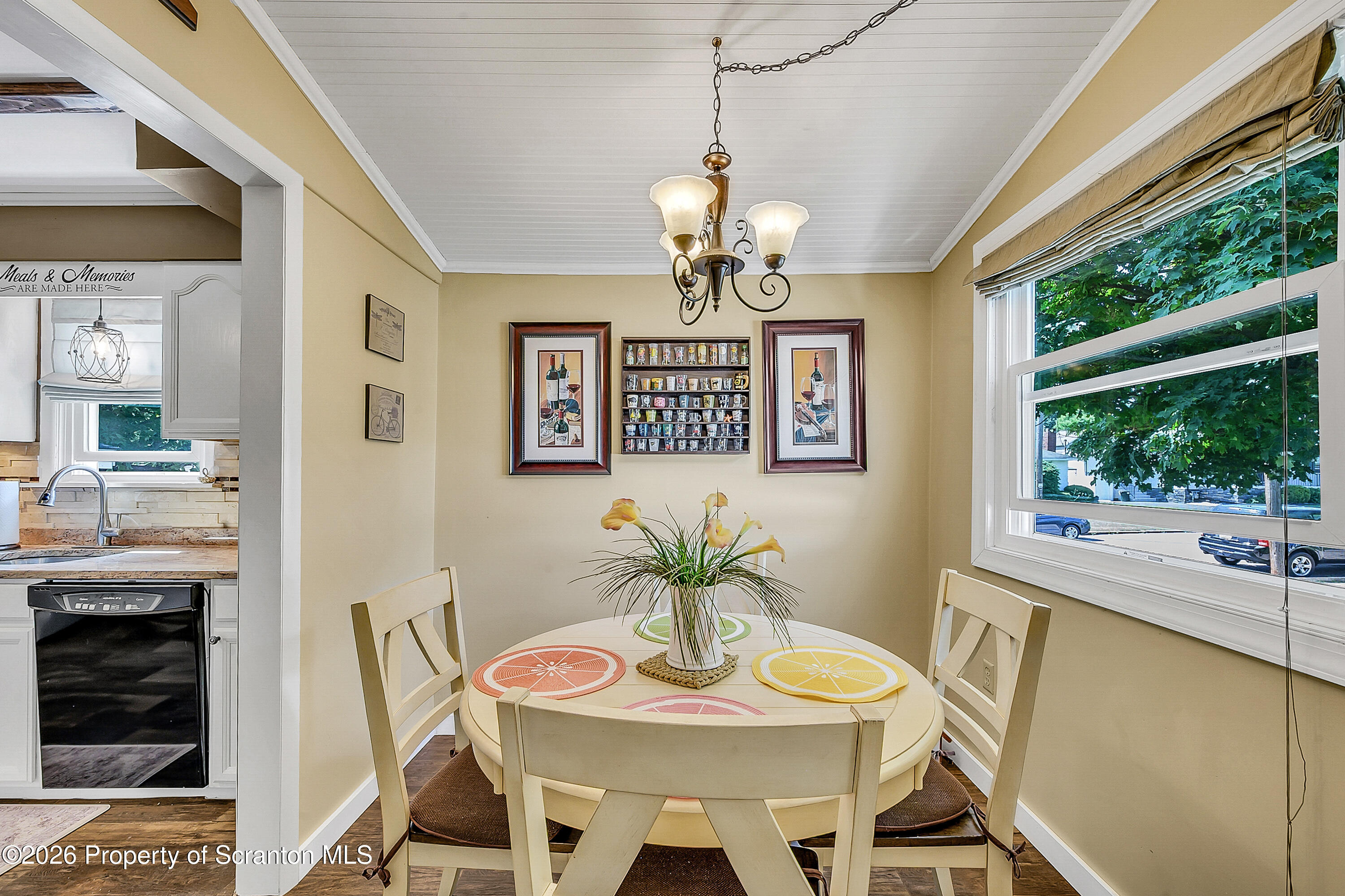 510 Roth Street Moosic, PA 18507 - Photo 32 of 49 Breakfast Room