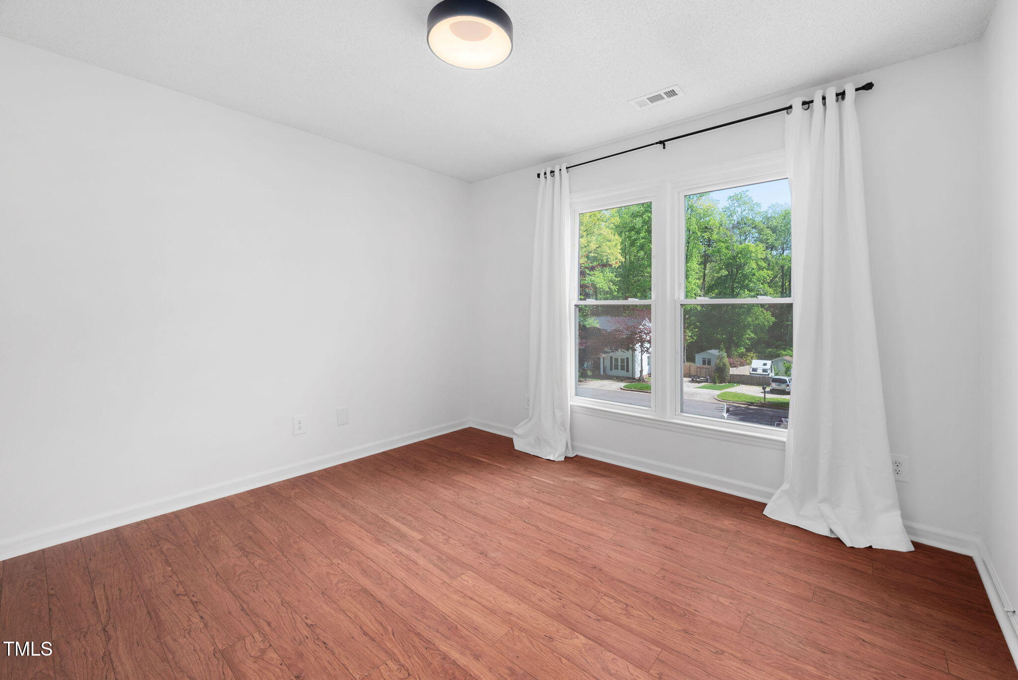 7433 Deer Track Drive Raleigh, NC 27613 - Photo 22 of 36 43-web-or-mls-7433-deer-track-dr