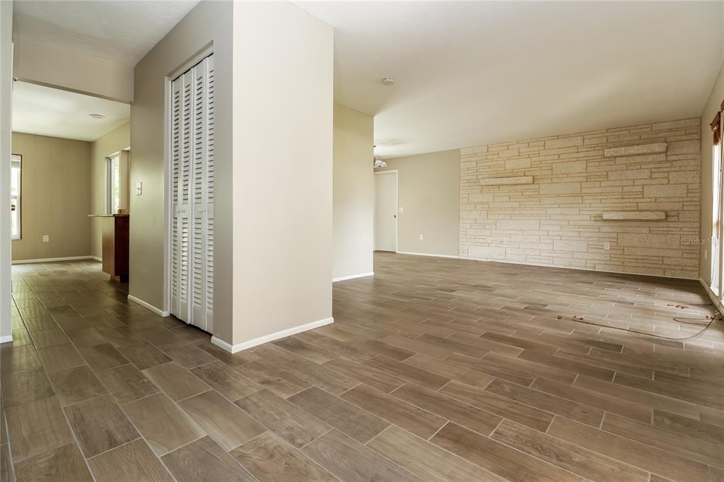 1124 Danny Drive Sarasota, FL 34243 - Photo 2 of 16