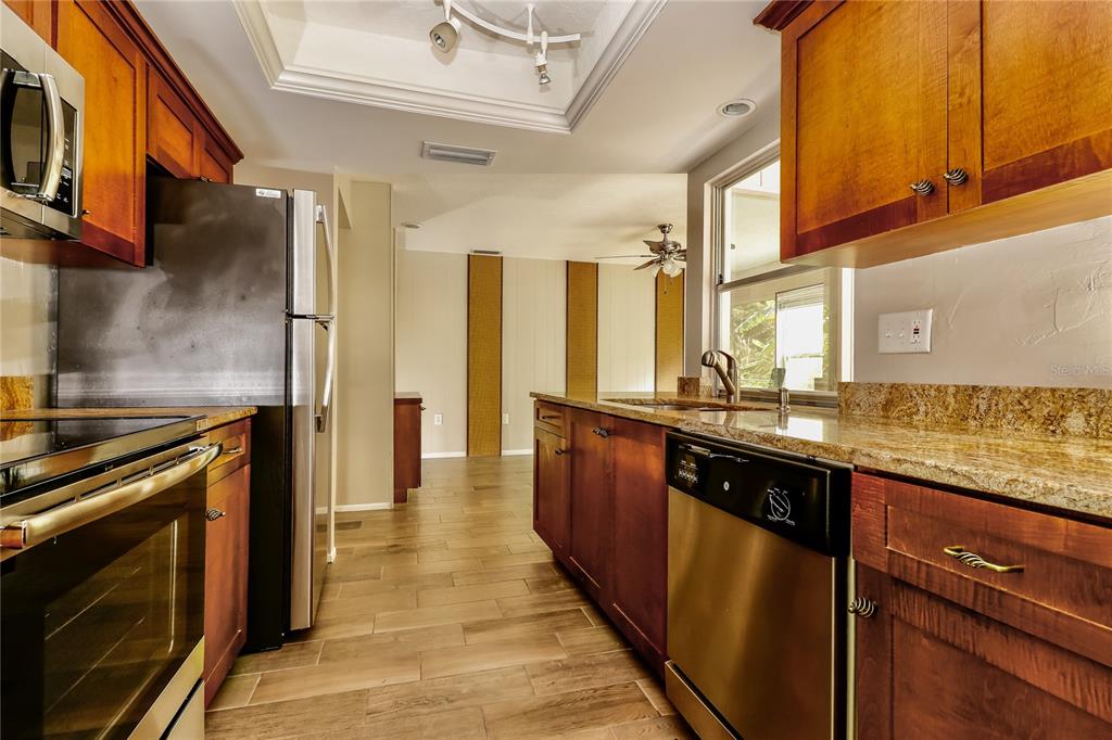 1124 Danny Drive Sarasota, FL 34243 - Photo 7 of 16