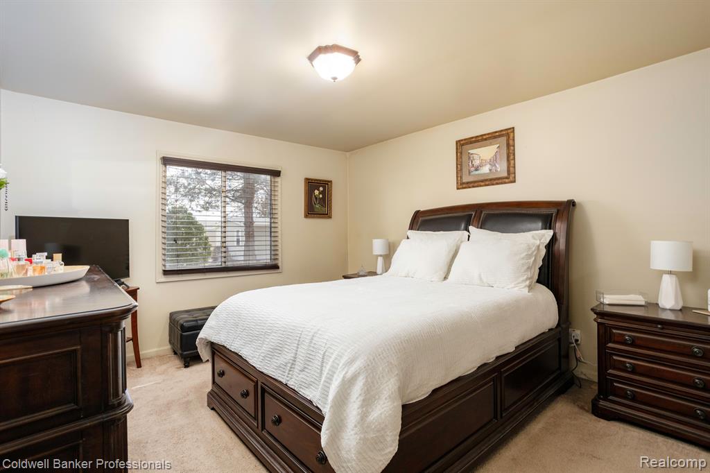 16982 Country Ridge Lane Macomb, MI 48044 - Photo 11 of 22 Gallery Image 11