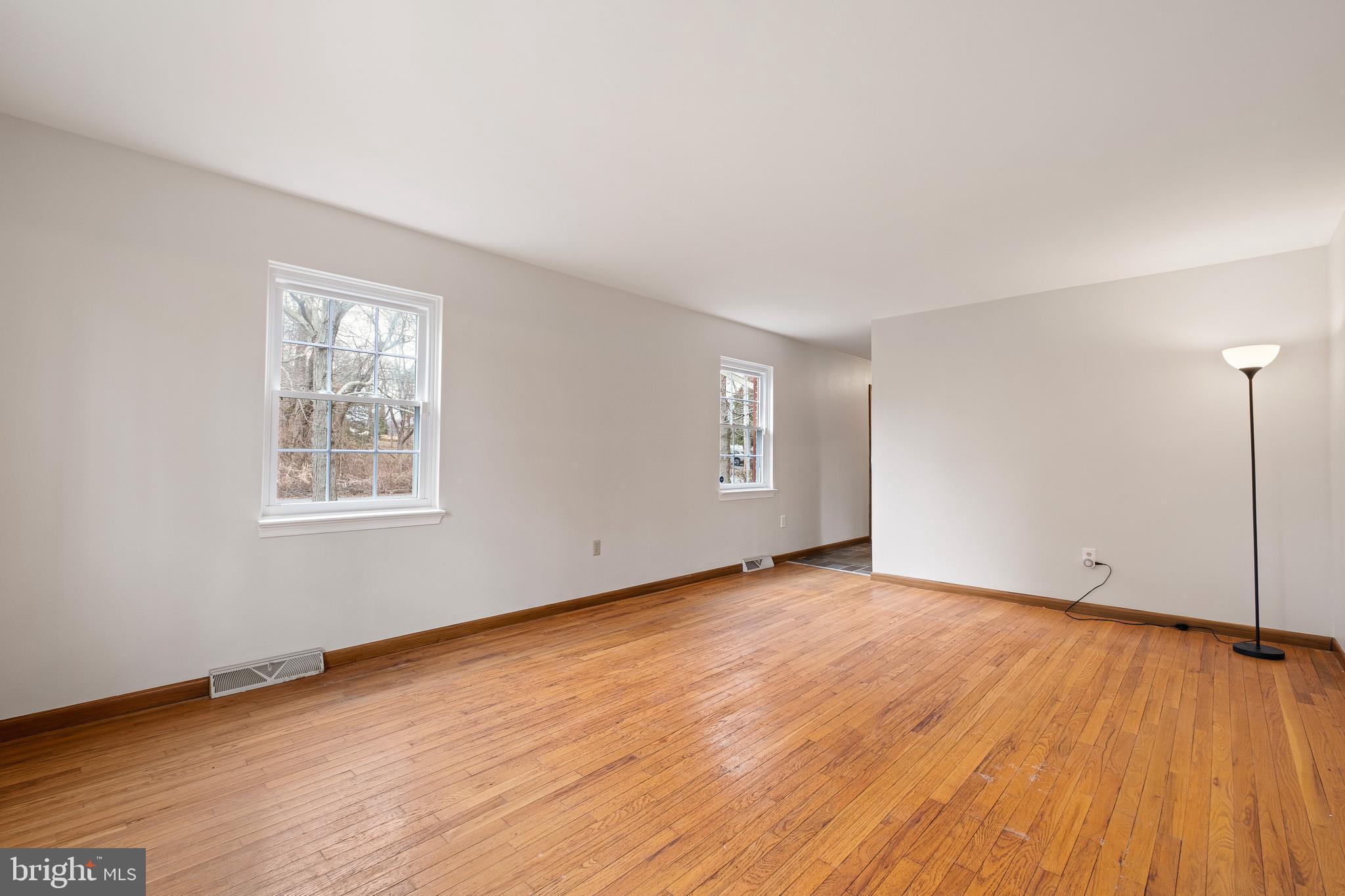 2508 Cinder Road Wilmington, DE 19810 - Photo 15 of 34 Living Room - View to Foyer