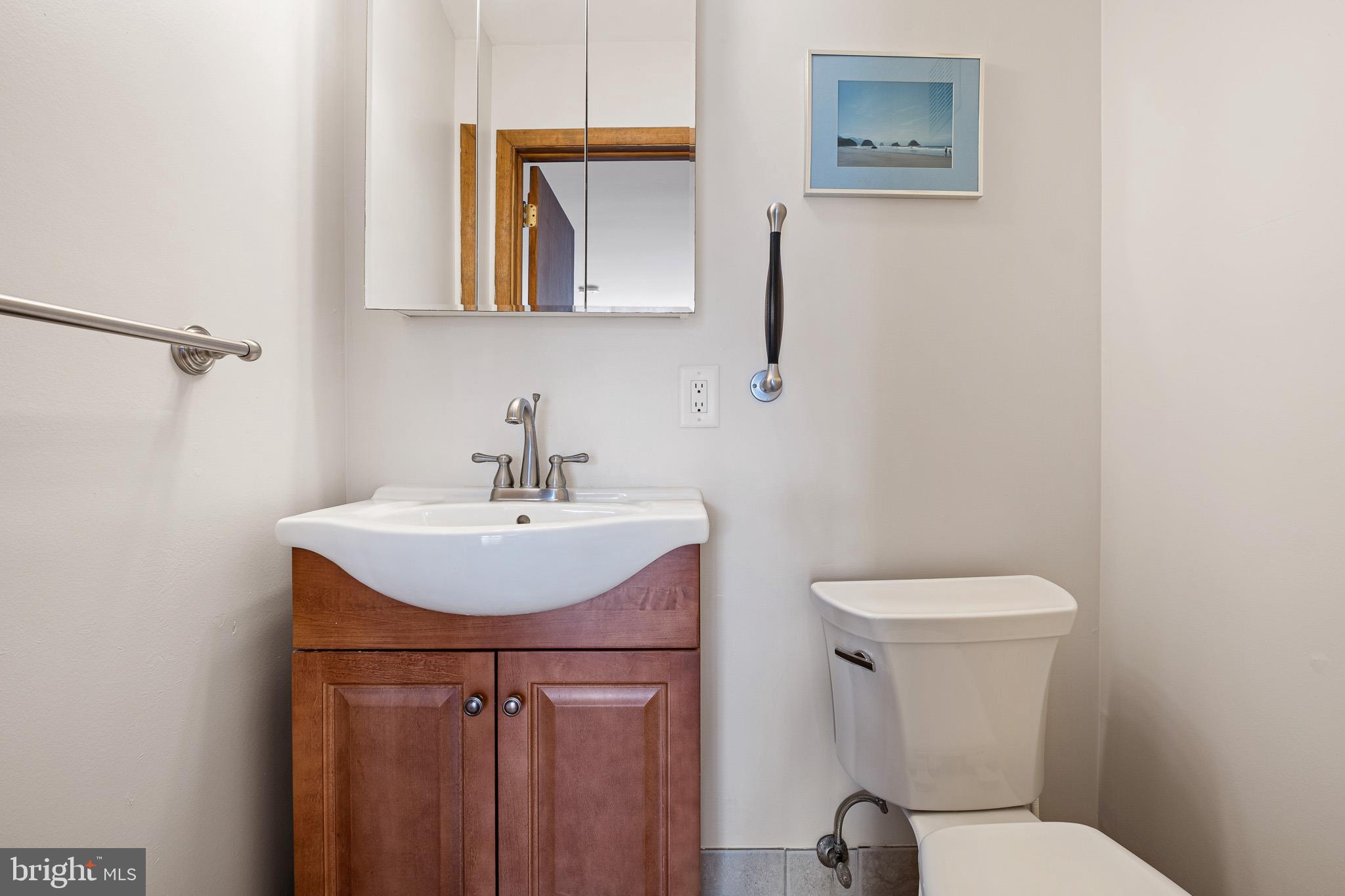 2508 Cinder Road Wilmington, DE 19810 - Photo 16 of 34 Main Level Powder Room