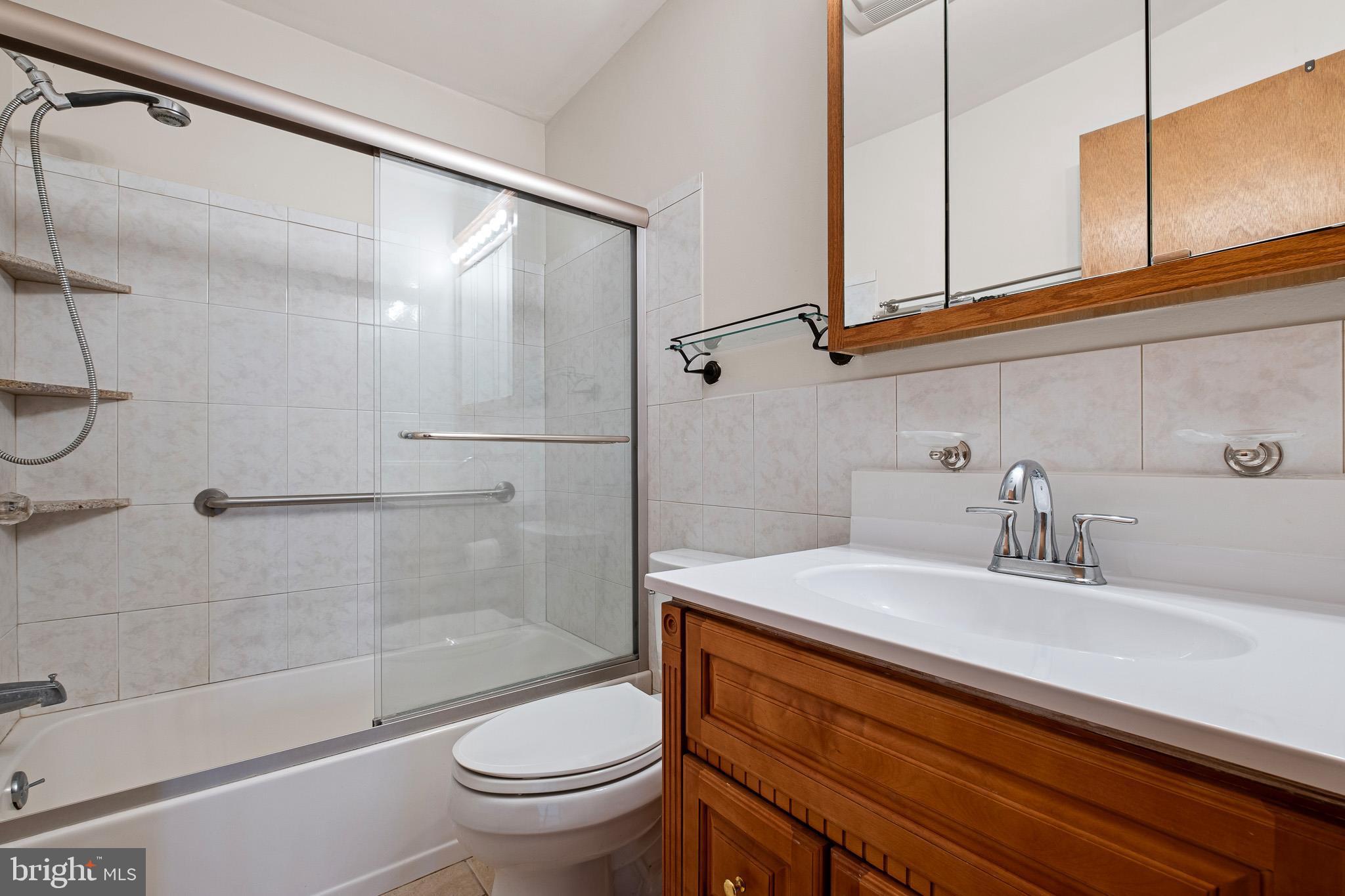 2508 Cinder Road Wilmington, DE 19810 - Photo 23 of 34 Updated Hall Bath with Shower/Tub