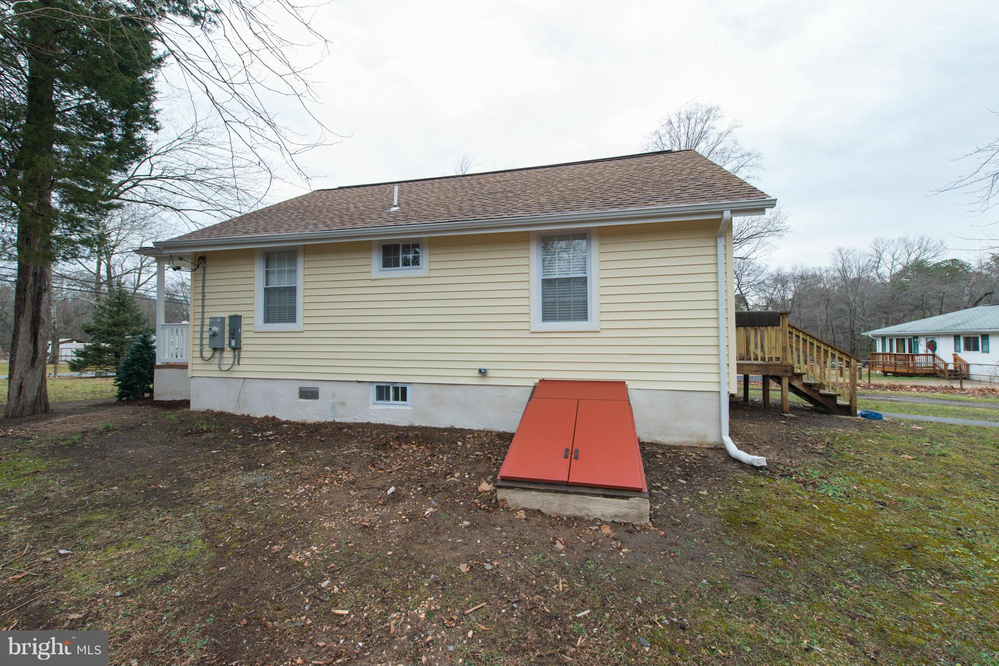 89 Gambrills Road Severn, MD 21144 - Photo 2 of 25 Access to Crawlspace