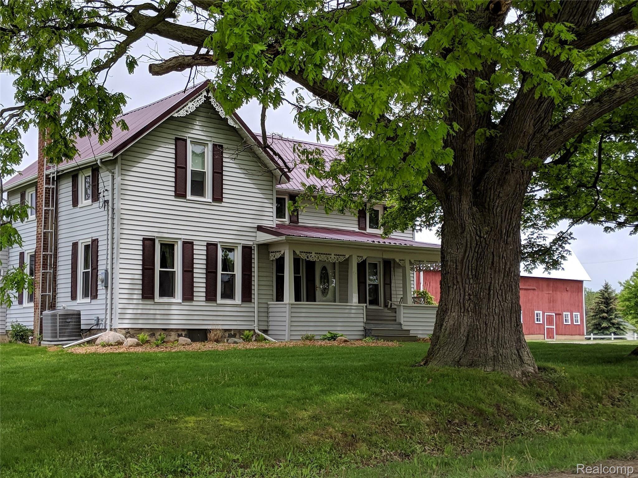 4308 Cook Road Swartz Creek, MI 48473 - Photo 13 of 44 4308 Cook out 3.jpg