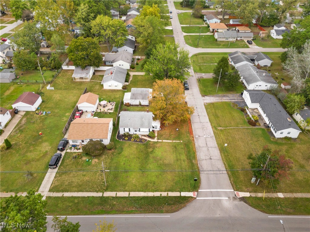 390 Hilliard Road Elyria, OH 44035 - Photo 28 of 30 Aerial view of property and surrounding area with nearby suburban area