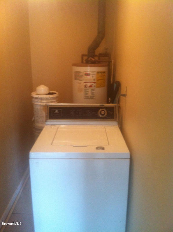 2635 King Richard Road Melbourne, FL 32935 - Photo 10 of 10 Laundry
