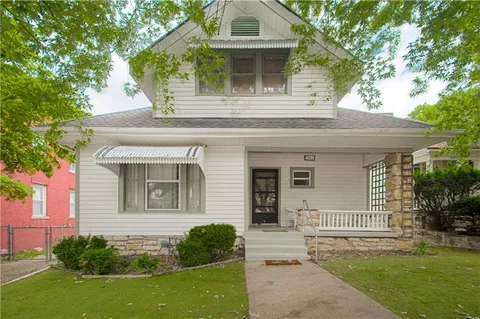 $579,000 | 4215 Oak Street, Kansas City, MO 64111