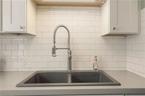 $579,000 | 4215 Oak Street, Kansas City, MO 64111