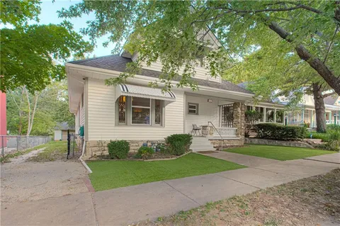 $579,000 | 4215 Oak Street, Kansas City, MO 64111