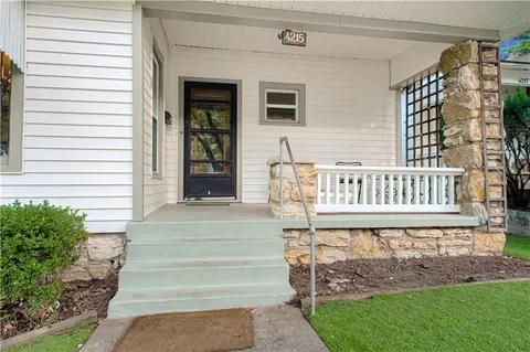 $579,000 | 4215 Oak Street, Kansas City, MO 64111