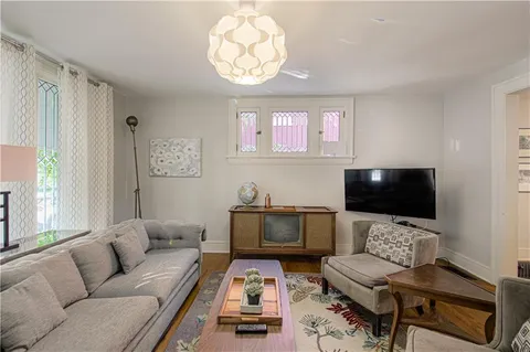 $579,000 | 4215 Oak Street, Kansas City, MO 64111