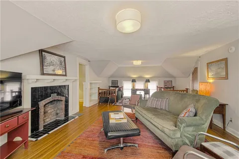 $579,000 | 4215 Oak Street, Kansas City, MO 64111