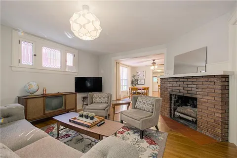 $579,000 | 4215 Oak Street, Kansas City, MO 64111