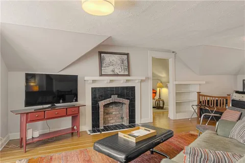 $579,000 | 4215 Oak Street, Kansas City, MO 64111