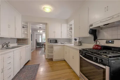 $579,000 | 4215 Oak Street, Kansas City, MO 64111
