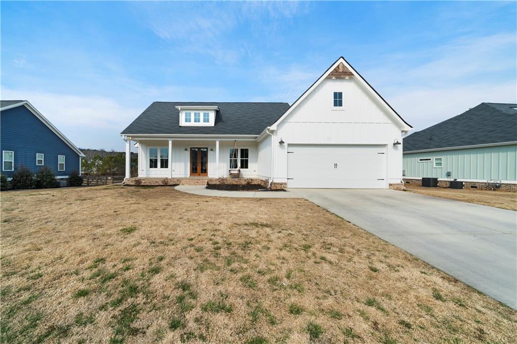 19 Trotters Lane Rome, GA 30165 - Photo 4 of 44 a front view of a house with a yard