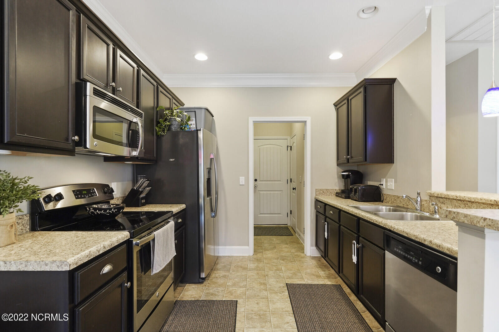 445 Albemarle Road Wilmington, NC 28405 - Photo 14 of 41 17_DSC06297_mls