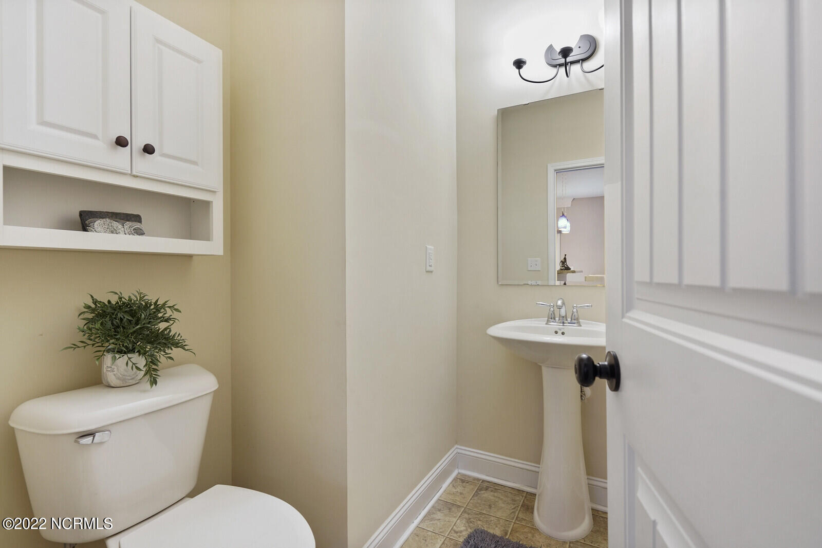 445 Albemarle Road Wilmington, NC 28405 - Photo 15 of 41 1/2 Bath downstairs