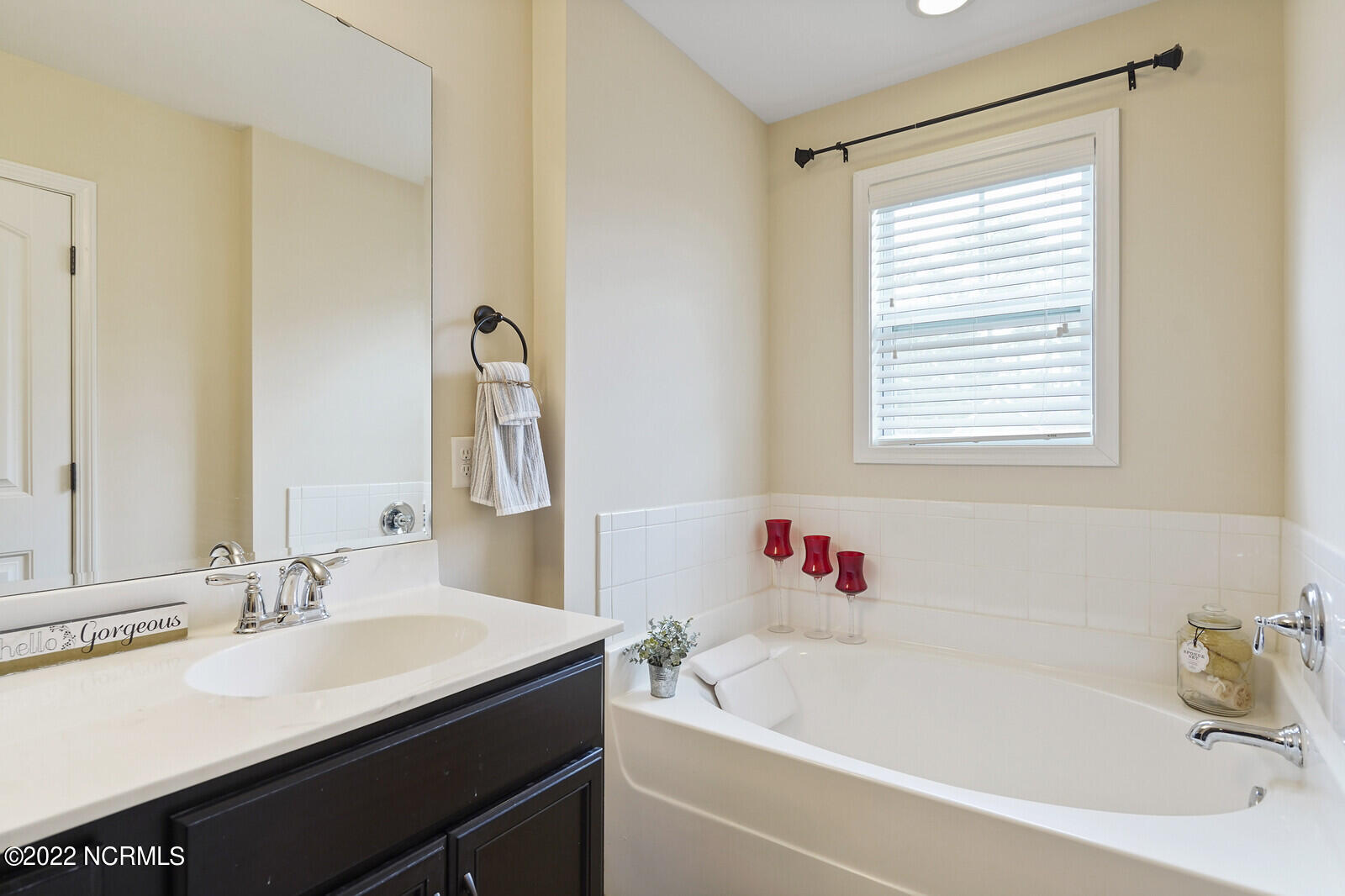 445 Albemarle Road Wilmington, NC 28405 - Photo 30 of 41 Soaking tub