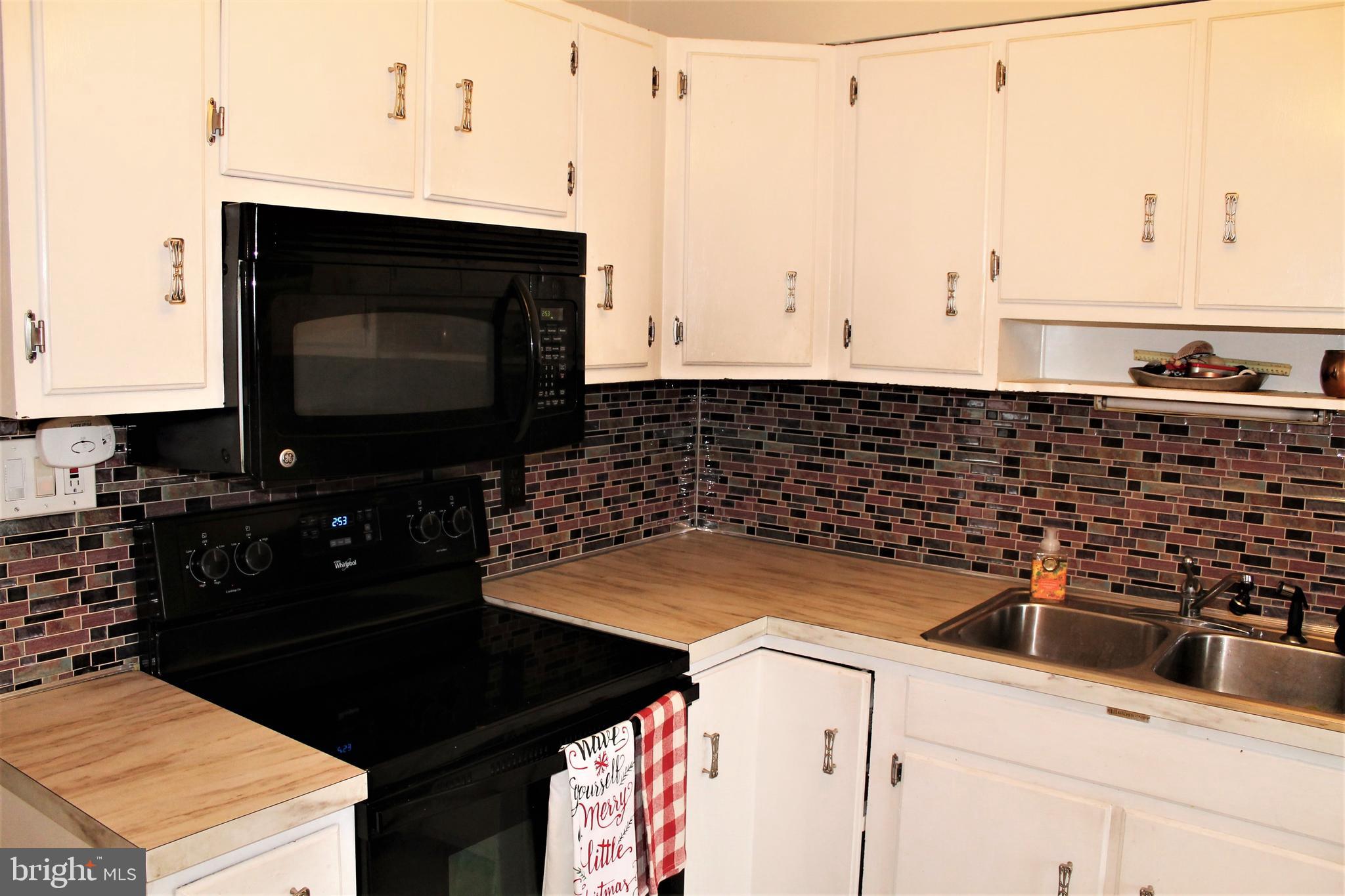 8154 Chambers Hill Road Harrisburg, PA 17111 - Photo 10 of 21 Flat top Range