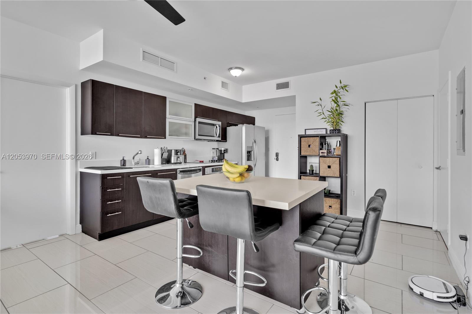90 Southwest 3rd Street, Unit 4403 Miami, FL 33130 - Photo 6 of 32