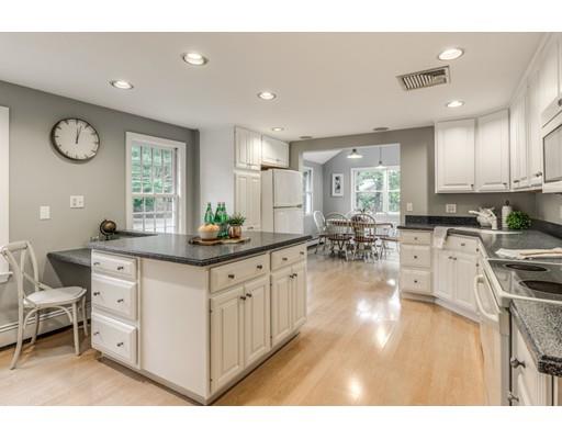 175 Locksley Road Lynnfield, MA 01940 - Photo 12 of 30
