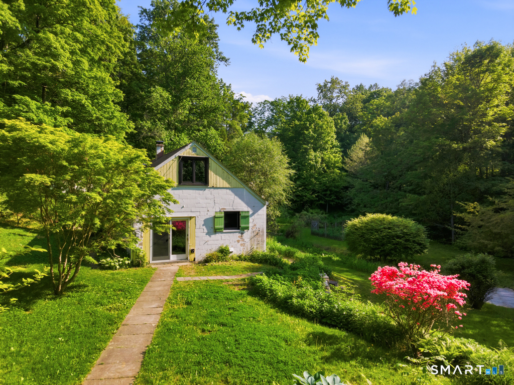 15 Old Mailcoach Road Redding, CT 06896 - Photo 3 of 36