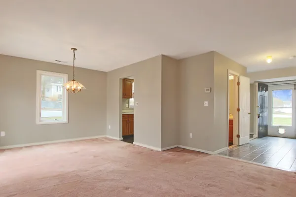 $419,900 | 3 Jessica Drive, Nashua, NH 03060