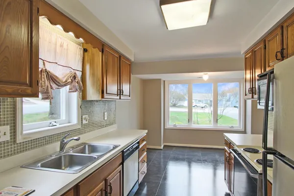 $419,900 | 3 Jessica Drive, Nashua, NH 03060