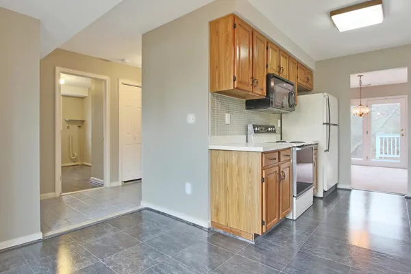 $419,900 | 3 Jessica Drive, Nashua, NH 03060