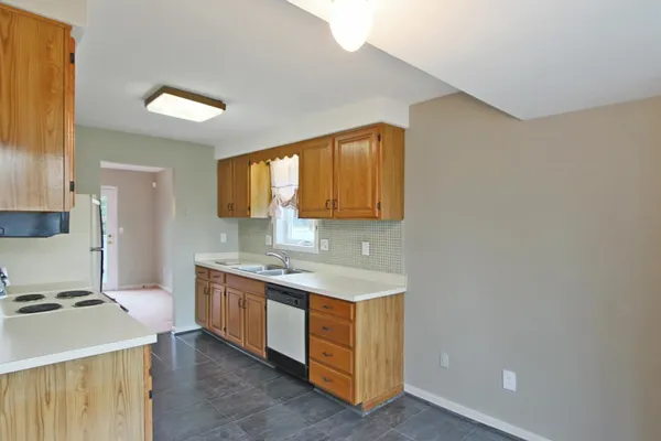 $419,900 | 3 Jessica Drive, Nashua, NH 03060