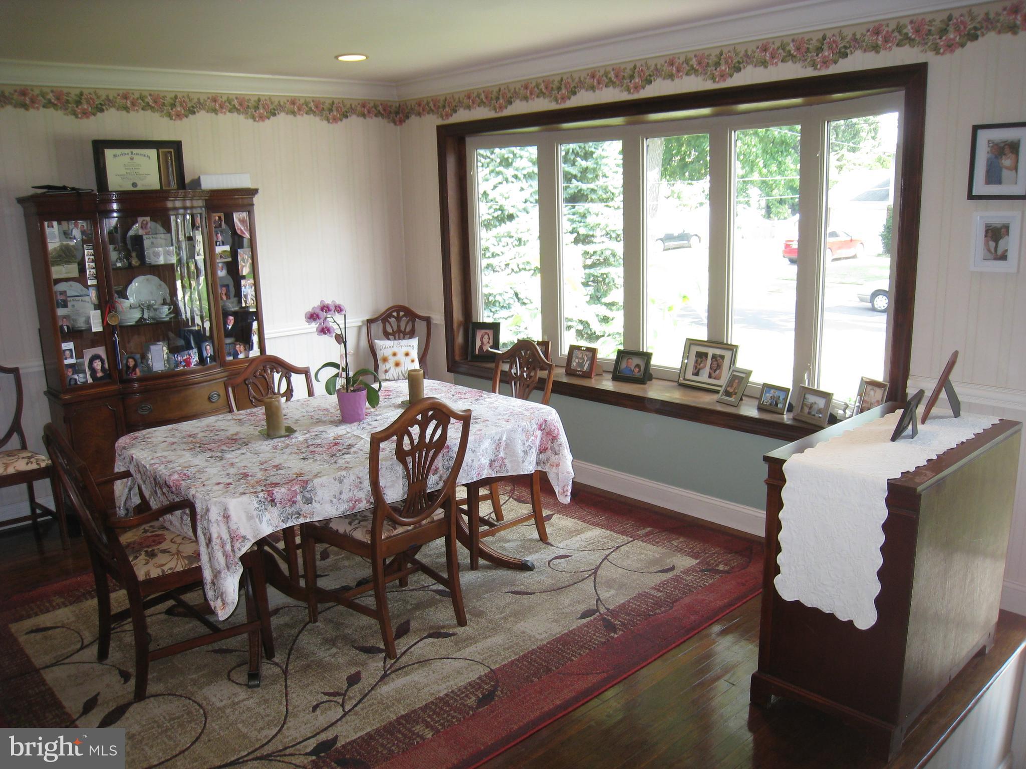 29 Buttonwood Road Stratford, NJ 08084 - Photo 27 of 45 a dining room with furniture and window