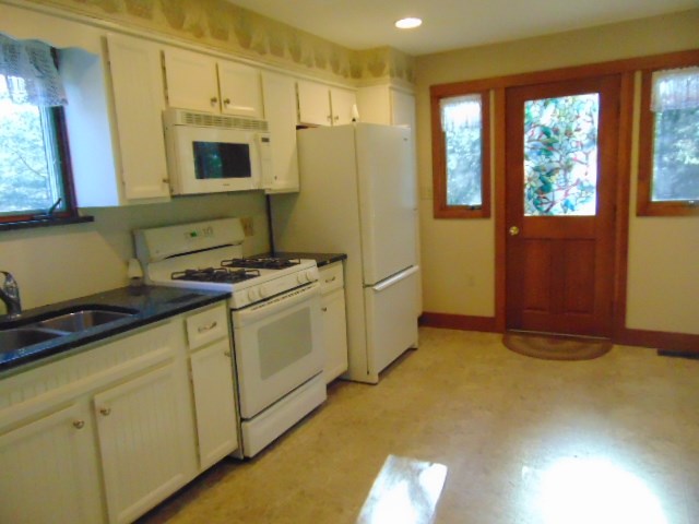 32 River Road Hopkinton, RI 02804 - Photo 6 of 22 Gallery Image 6