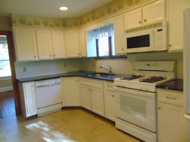 32 River Road Hopkinton, RI 02804 - Photo 7 of 22 Gallery Image 7